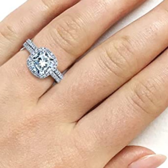 Meet your Posher, Tara - Picture 4 of 6